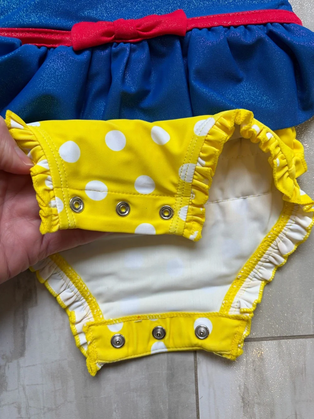 NWT RuffleButts Apple Princess Colorful Long Sleeve Rash Guard Swimsuit 0-3M